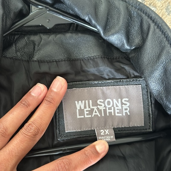 Black leather jacket - Picture 6 of 7